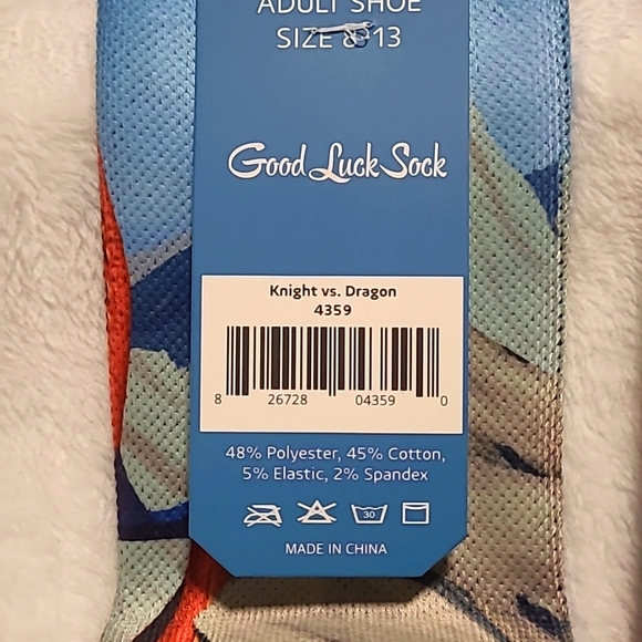 2 Pair Socks, creative designs, super soft - Picture 4 of 4
